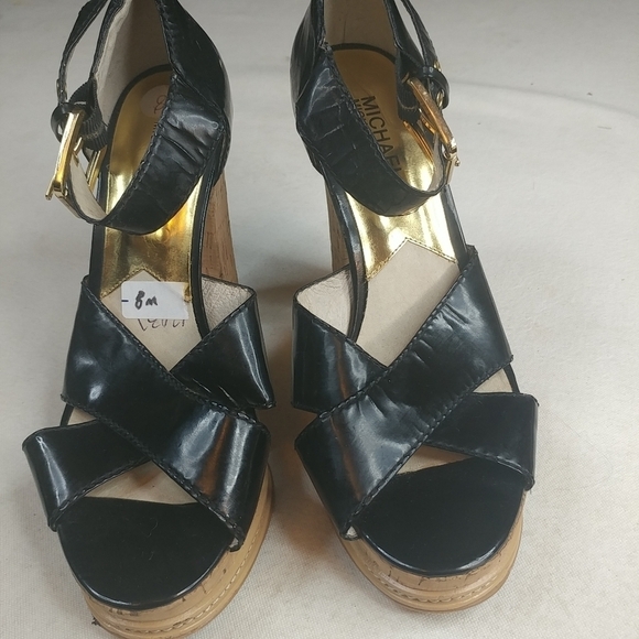 MICHAEL KORS CAMILLA BLACK patent lthr cork sz. 8 - Picture 1 of 8